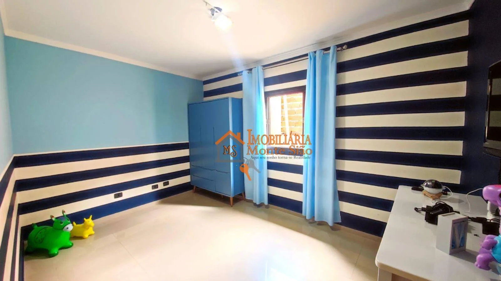Imagem Sobrado com 4 dormitórios à venda, 240 m² por R$ 850.000,00 - Jardim Oliveira II - Guarulhos/SP
