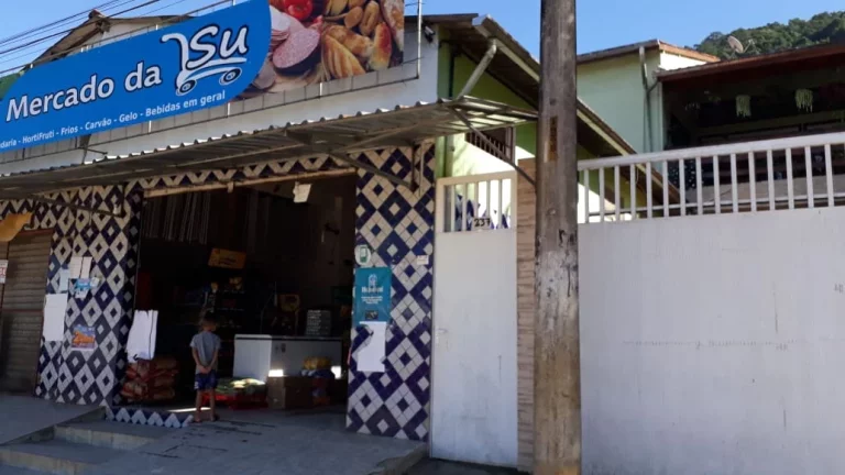 Imagem casa com comercio - Pedreira