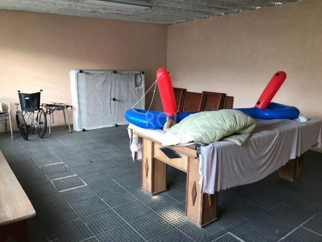 Imagem Casa residencial/comercial, com 350m² privativos, 4 quartos, 5 vagas de garagem - Bairro Tristeza