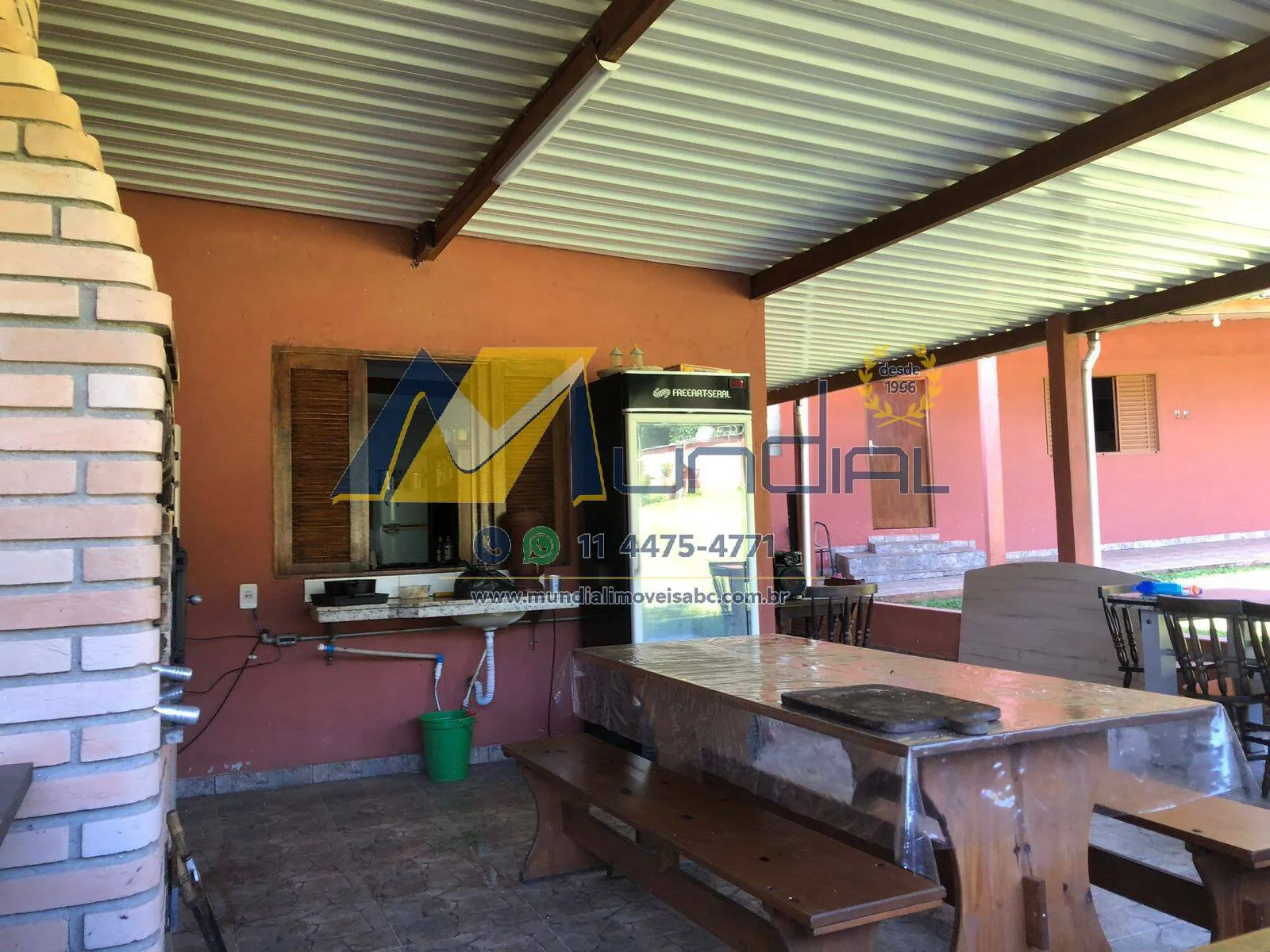 Imagem Oportunidade Estratégica: Terreno com Casa Ampla e Alto Potencial Comercial