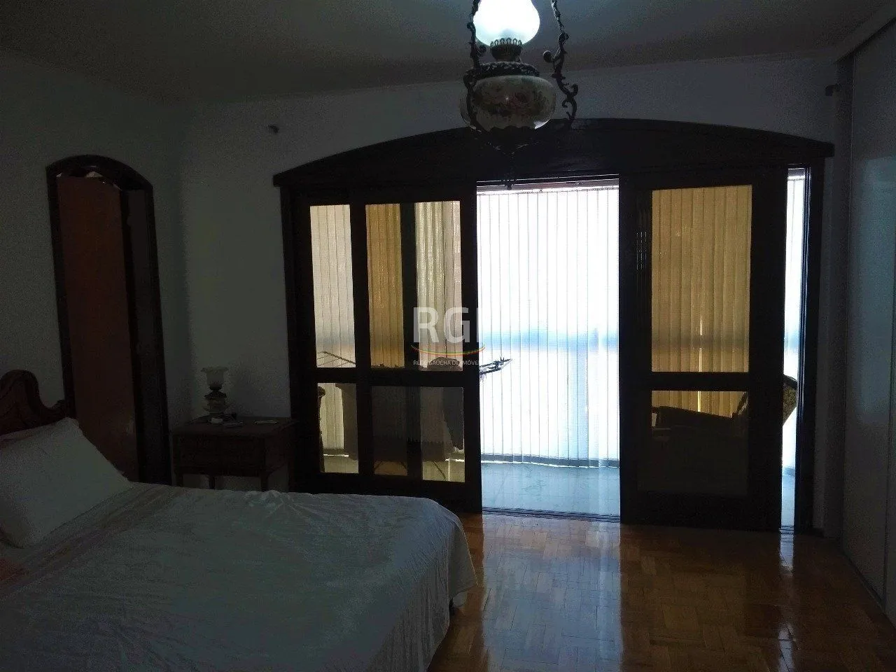 Imagem Casa para Venda - 175m², 4 dormitórios, sendo 2 suites, 2 vagas - Santa Cecília