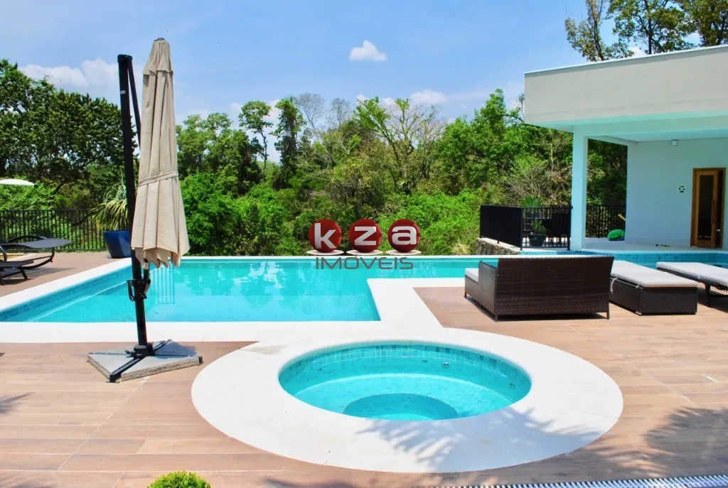 Imagem Magnífica mansão de luxo à venda em no Condomínio Fazenda Vila Real emItu-SP, 6 suítes, amplo gourmet com piscina, 8 vagas de garagem, 1.200m².