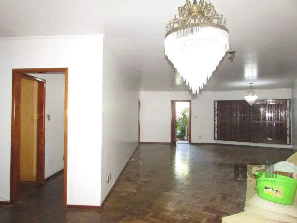 Imagem Casa de 250m², bairro Josefa Barreto