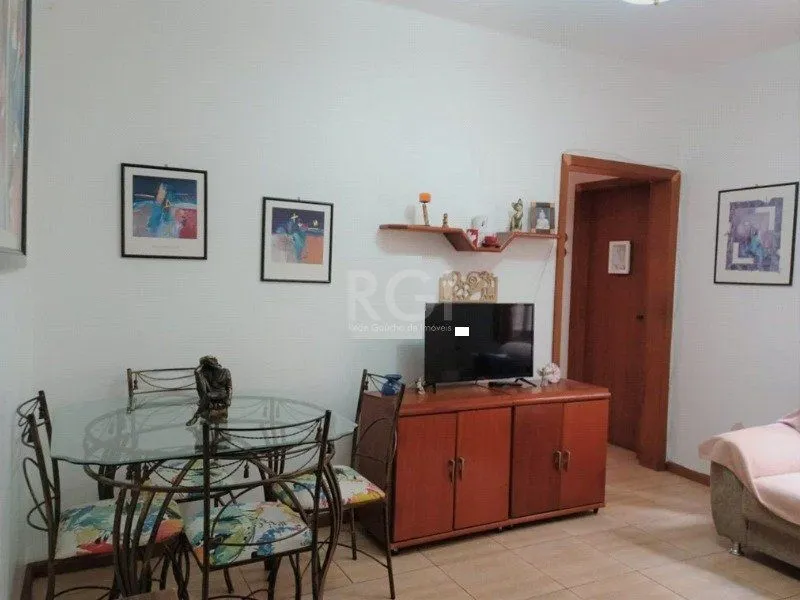 Imagem Apartamento no Menino Deus de 2 dormitórios e dependência térreo com pátio