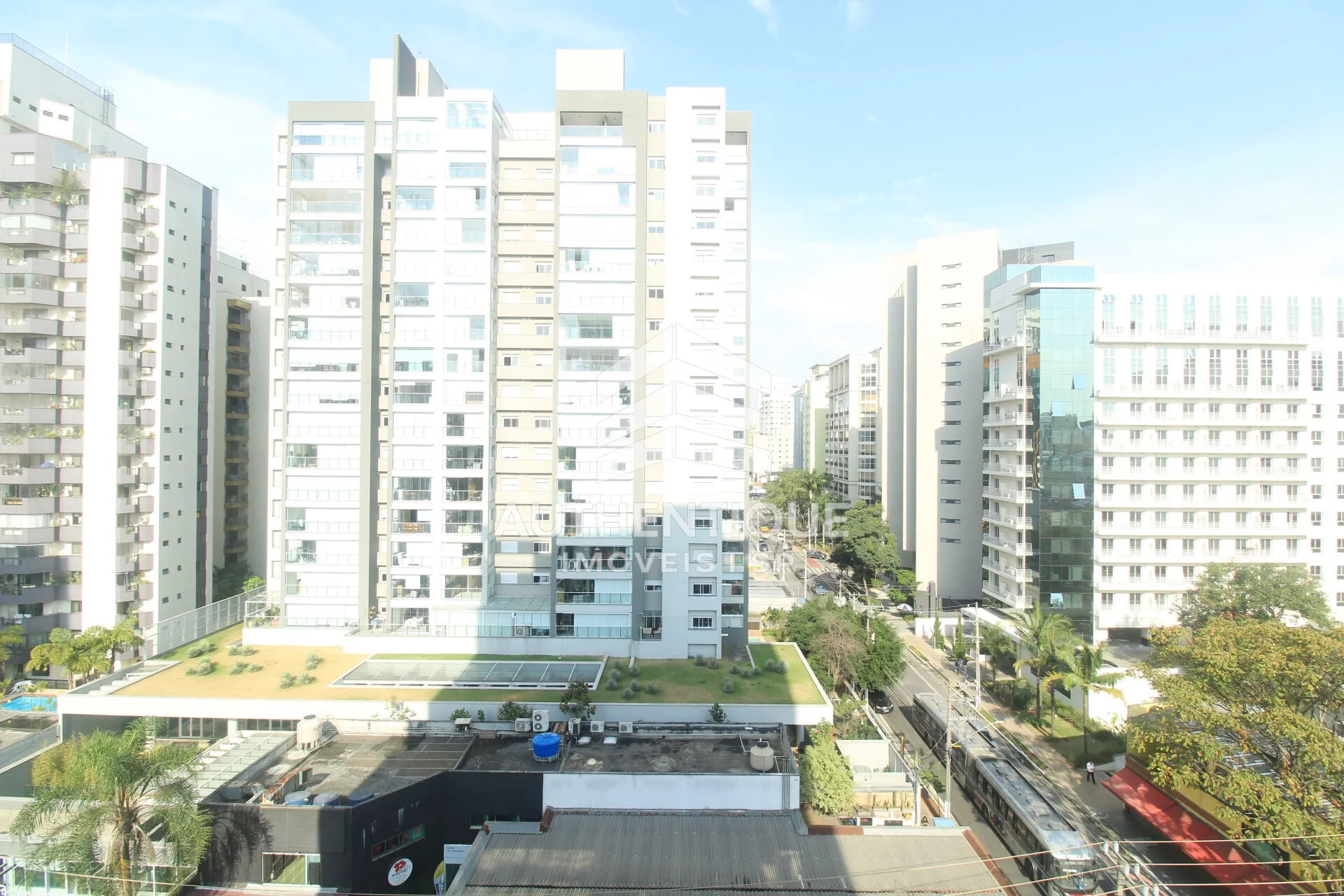 Imagem 1300 Jurupis Moema - Apartamento à venda em São Paulo/SP