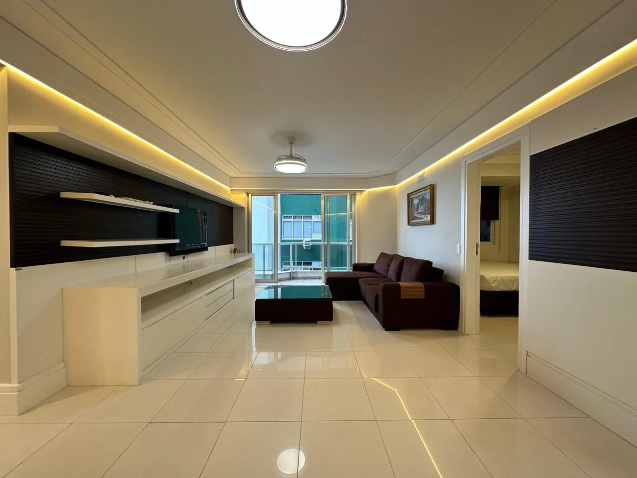 Imagem Apartamento com vista para o mar à venda com 1102m2 por R$ 2.590.000,00