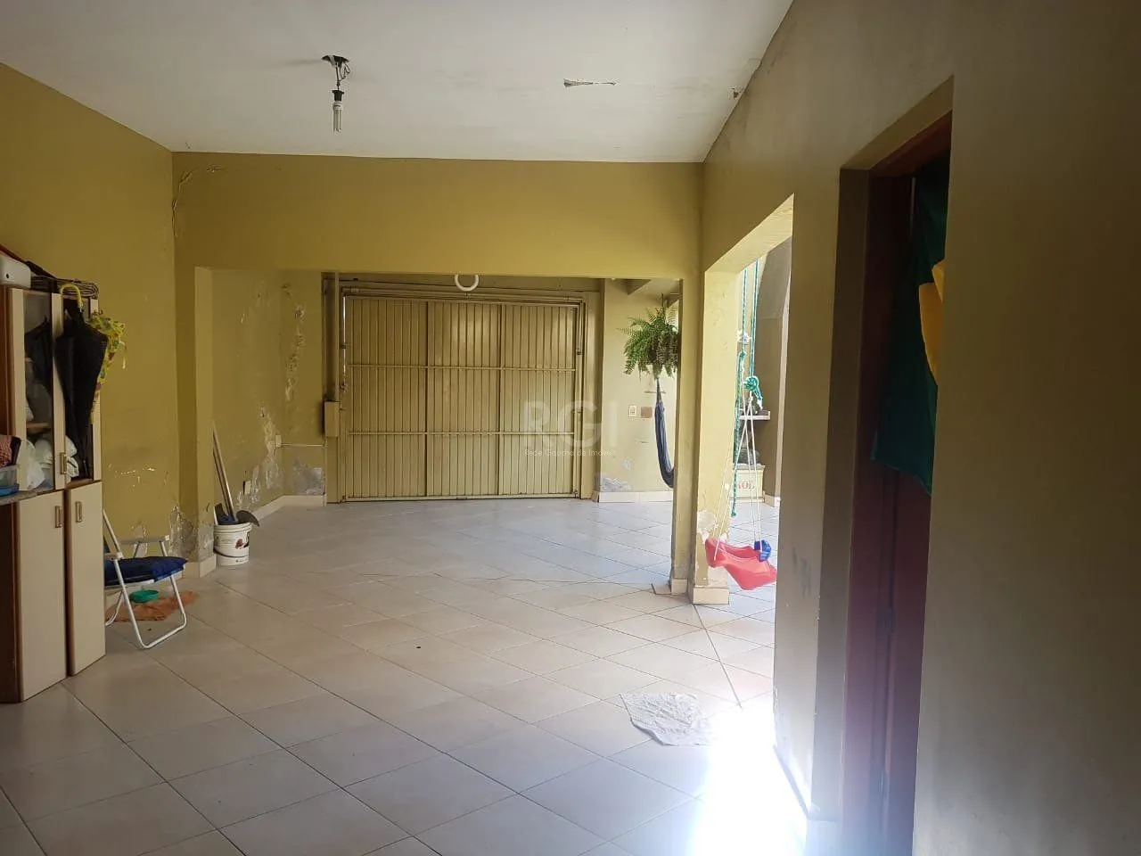Imagem Casa para Venda - 300m², 4 dormitórios, sendo 1 suites, 2 vagas - Glória