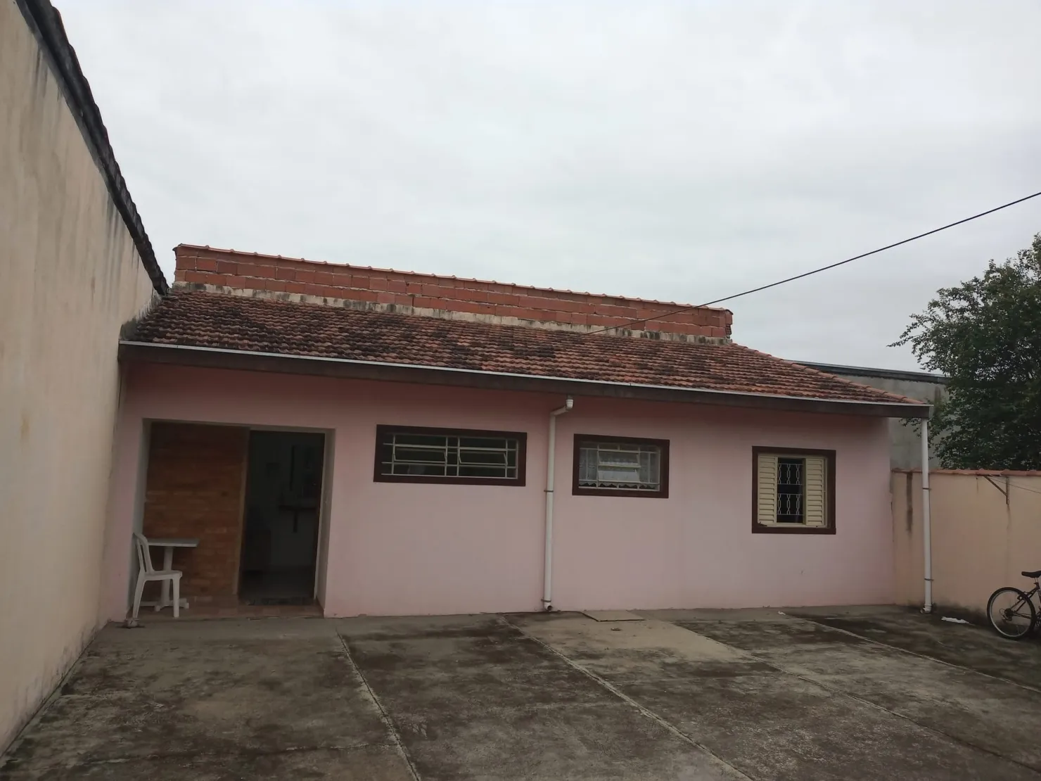 Imagem Casa à venda 4 Quartos, 1 Vaga, 300M², Parque São Domingos, Pindamonhangaba - SP