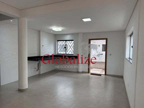 Imagem Casa com 4 dormitórios, edícula, vaga para 3 carros e quintal amplo na Ponta da Praia em santos por R$ 2.600.000,00