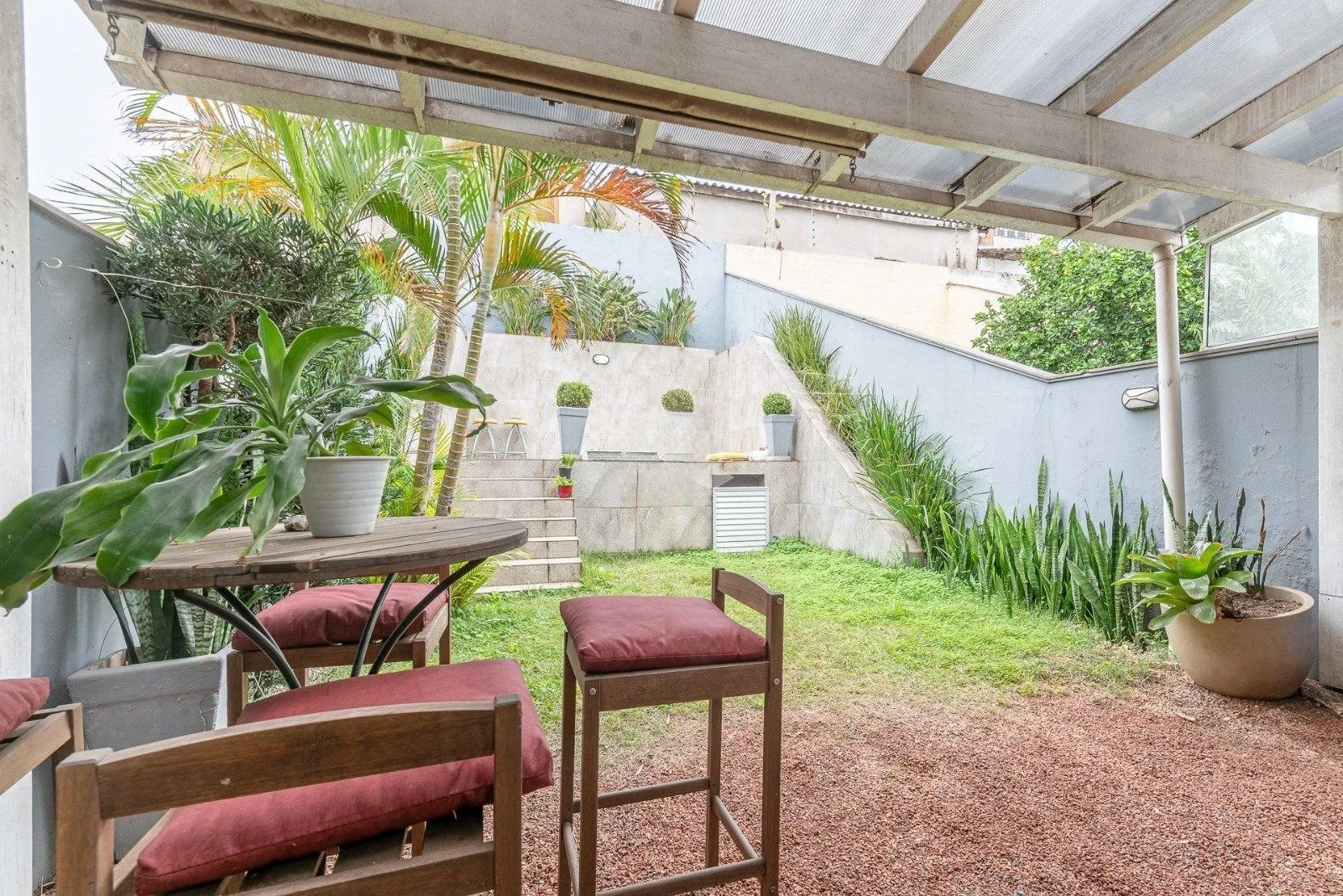 Imagem Casa com 3 dormitórios, suíte, pátio com spa, 3 vagas, Rua do Pampa - Ecoville