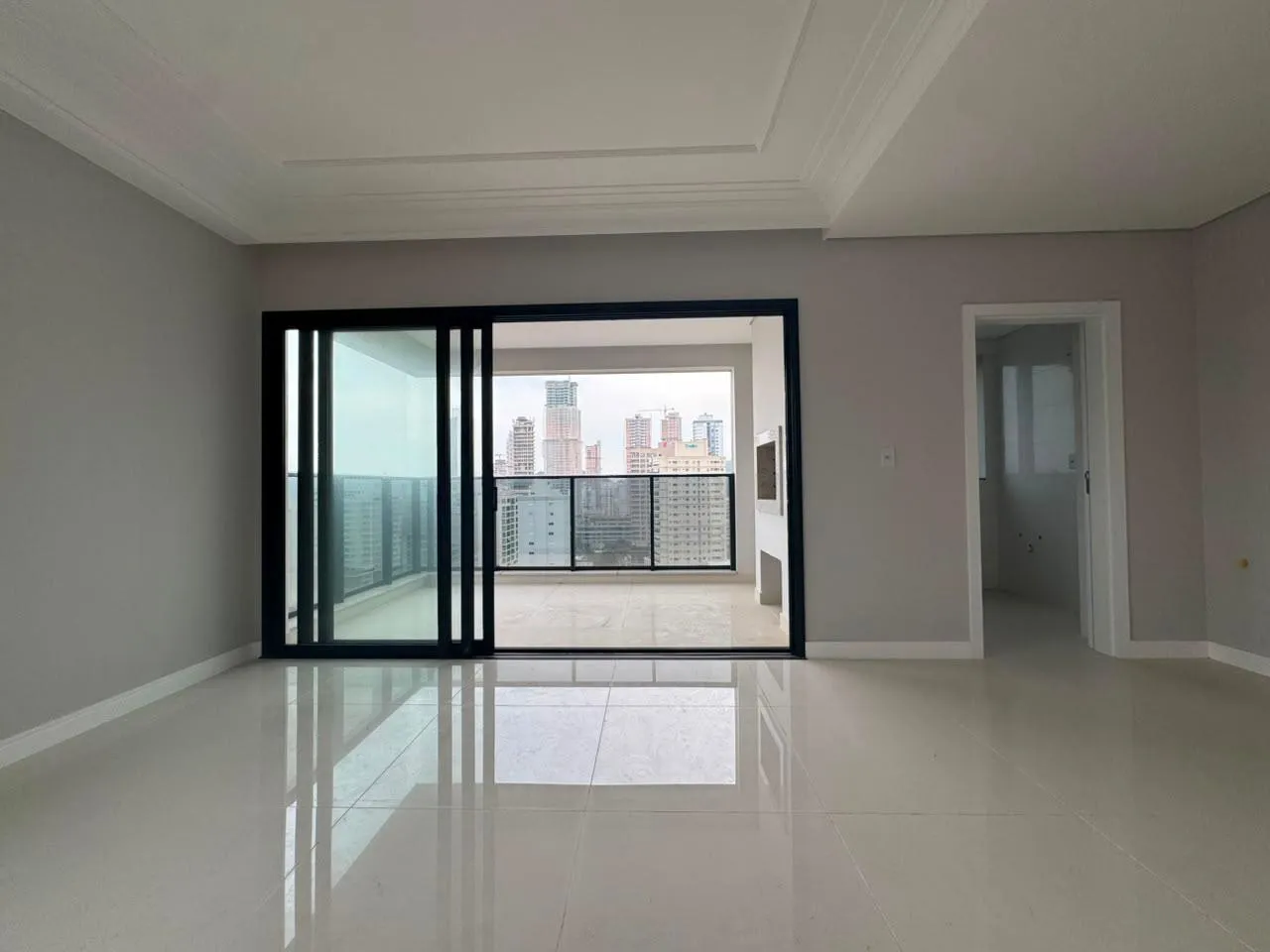 Imagem Apartamento à venda com 92.9m2 por R$ 1.600.384,00