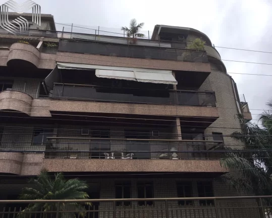 Imagem Cobertura de luxo à venda no Recreio dos Bandeirantes, Rio de Janeiro - 4 quartos, 4 suítes, 7 banheiros, 3 vagas de garagem - 360m² de área.