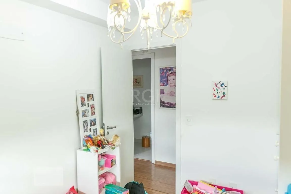 Imagem Apartamento com 3 quartos, 1 suíte, churrasqueira, 2 vagas, no bairro Cristal