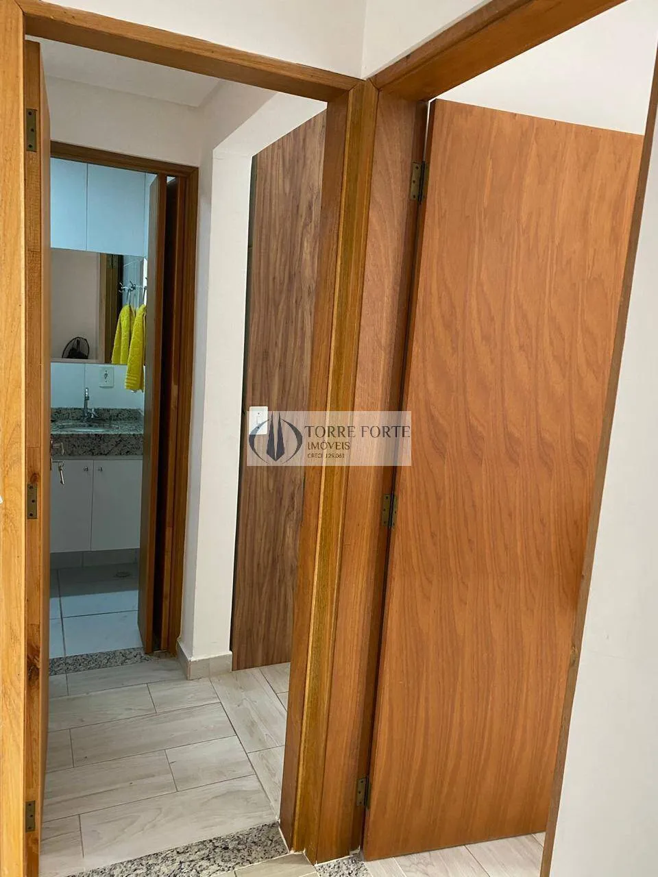 Imagem Apartamento Reformado com 2 Dormitórios, 1 Suíte e 1 Vaga em Santo André