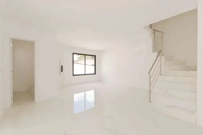 Imagem Sobrados Triplex com 3 quartos Pronto para Morar nas Merces