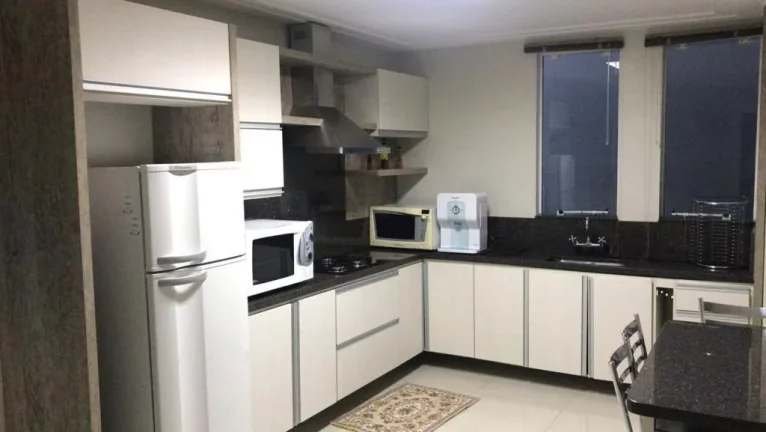 Imagem Casa para Venda em Chapecó, Centro, 3 dormitórios, 1 suíte, 1 banheiro, 2 vagas