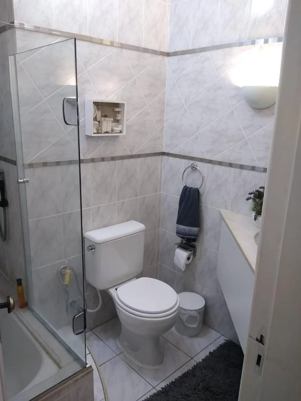 Imagem Vende-se apartamento com 3 quartos(1 suíte), 114m² e 1 vaga - Moinhos de Vento