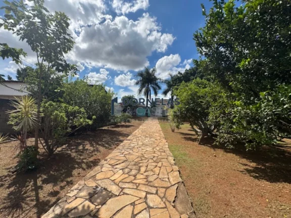 Imagem ABAIXOU!! CASA COM 3 QUARTOS CONDOMÍNIO FECHADO NO GUARAPARK TERRENO DE 800,00M² ESTUDA TROCA POR APARTAMENTO NO GUARÁ