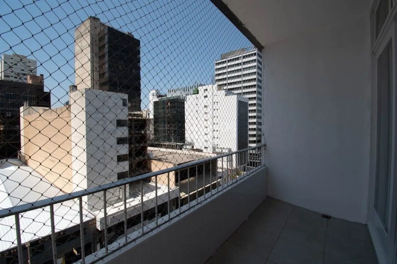Imagem Apartamento de 3 dormitórios à venda no Bairro Centro Histórico, Porto Alegre.