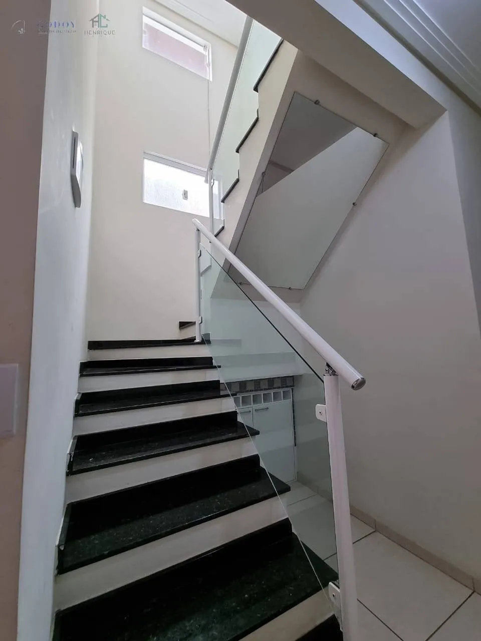 Imagem Sobrado Amplo e Completo - Conforto e Sofisticação - Residencial Campo Belo