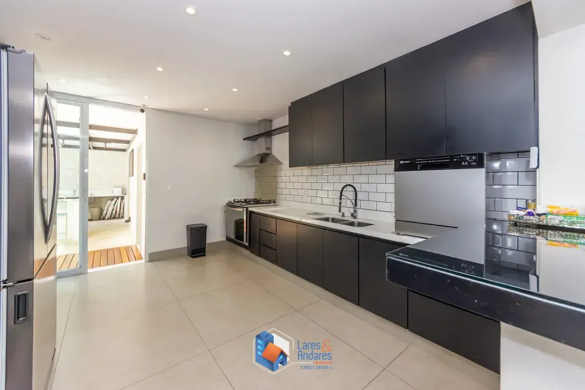 Imagem Casa para venda em Campo Belo com 3 quartos, sendo 2 suítes, 280m²