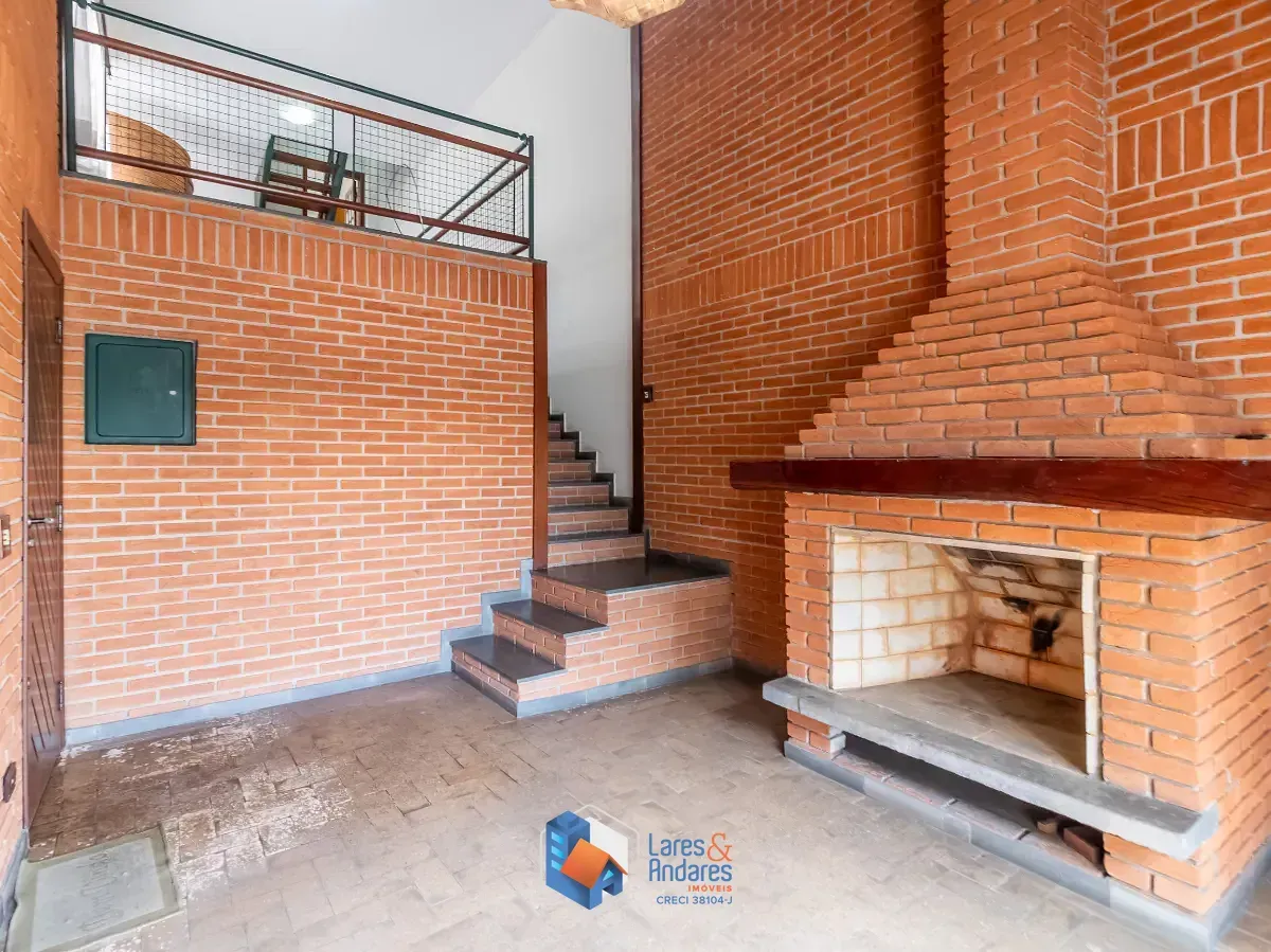 Imagem Sobrado para venda em Jardim Regina com 3 quartos, sendo 1 suíte, 226m²