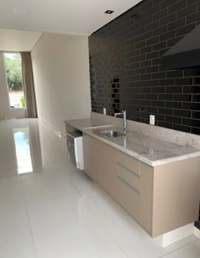 Imagem Casa Térrea com 2 Suítes no Condomínio Villa do Bosque R$ 6.800,00 Aluguel