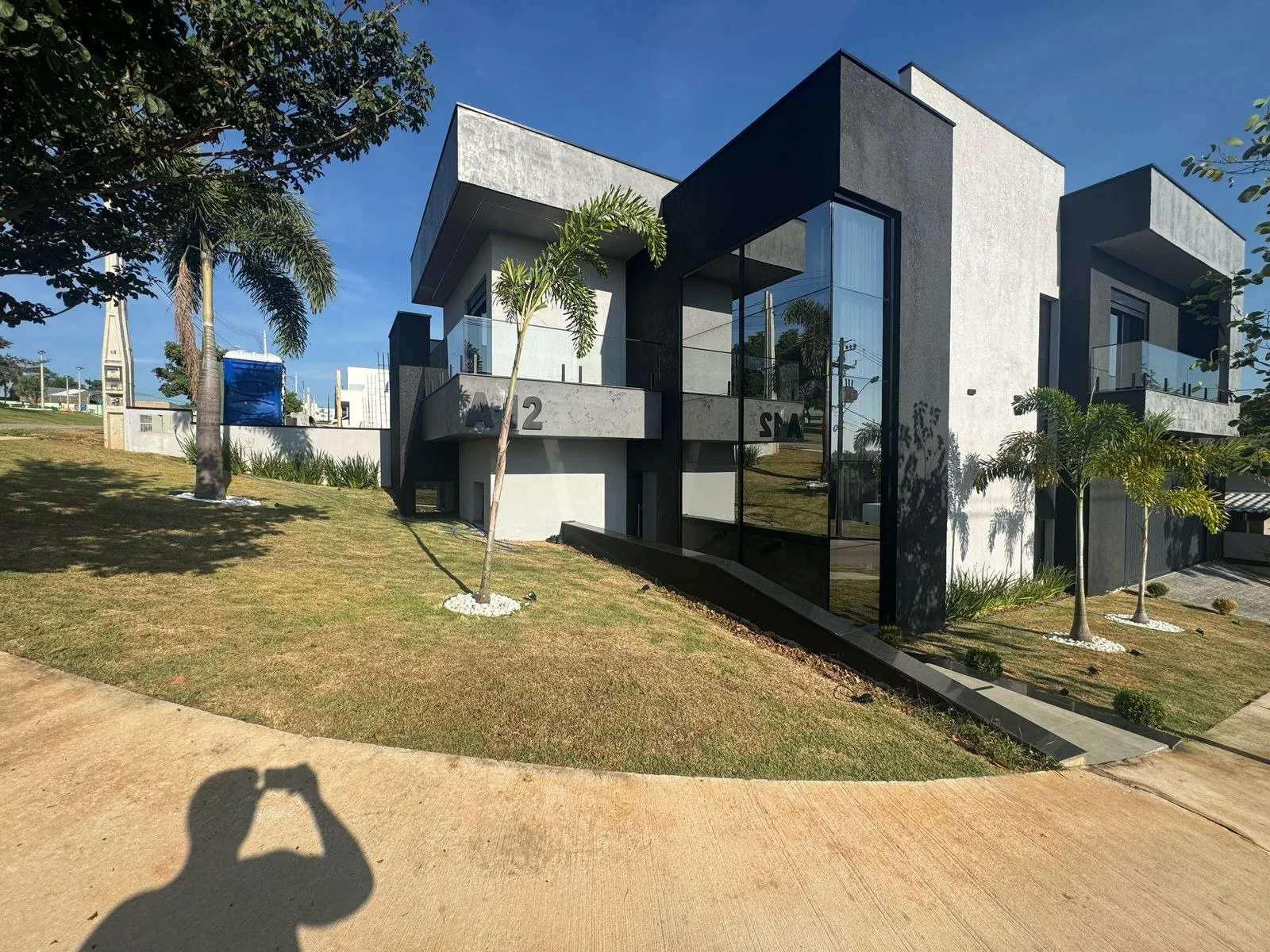 Imagem Luxuoso Sobrado de Alto Padrão no Condomínio Campos do Conde ? Totalmente Mobiliado!
