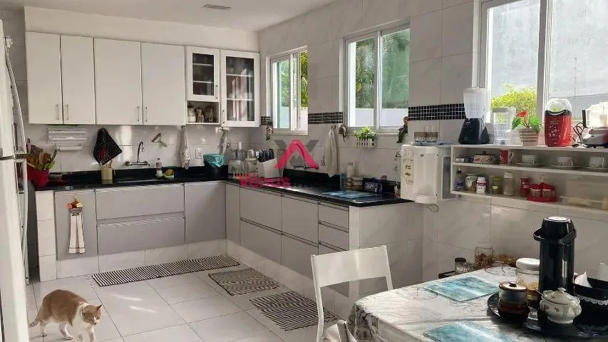 Imagem Casa em Condomínio para Venda em Rio de Janeiro, Barra da Tijuca, 5 dormitórios, 2 suítes, 5 banheiros, 3 vagas