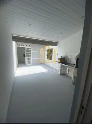 Imagem Seu novo lar no Jardim Limoeiro espera por você! Encante-se com esta linda casa em condomínio, ideal para quem busca conforto, segurança e praticidade!
