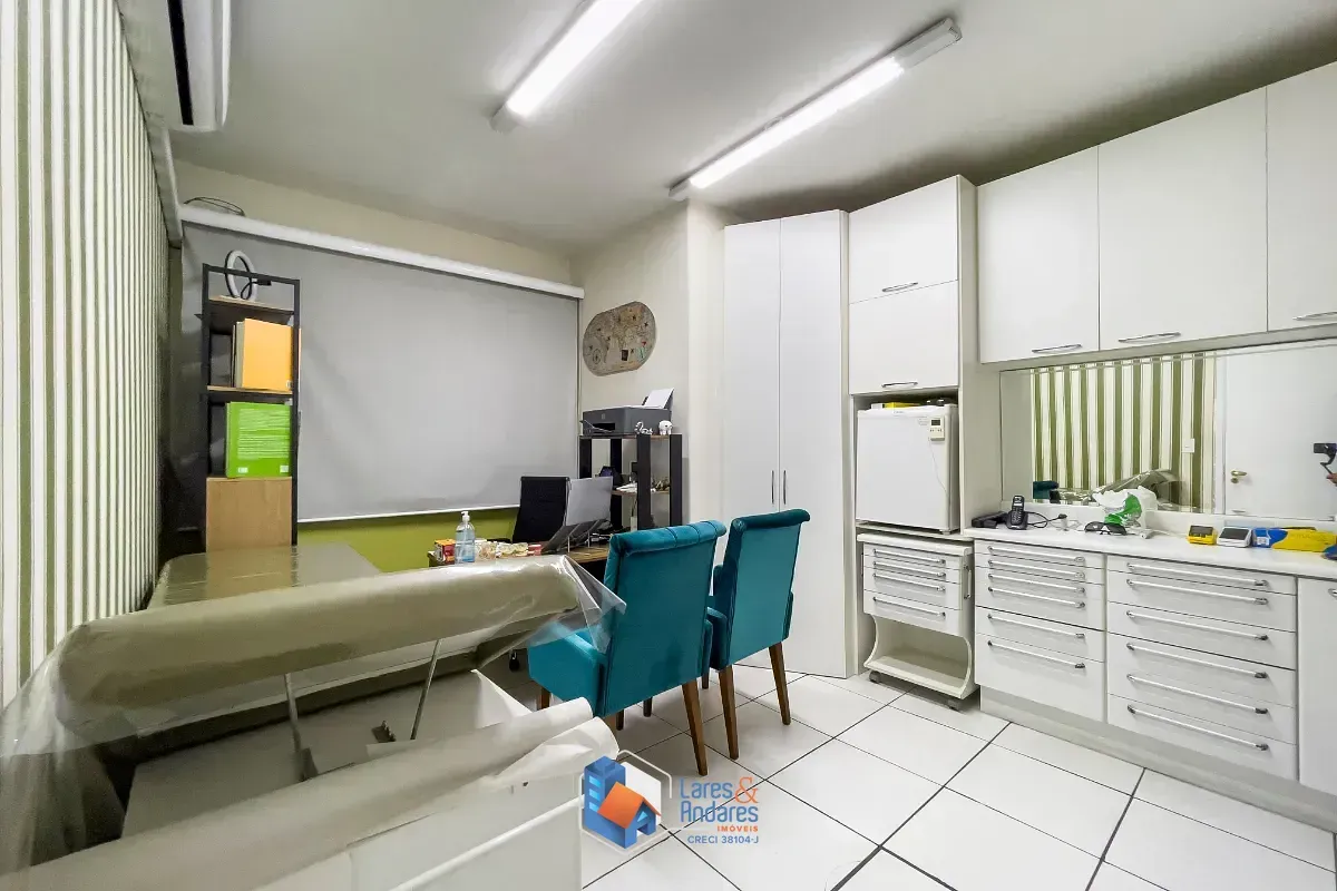 Imagem Conjunto comercial para venda em Cidade Ademar, 361m²