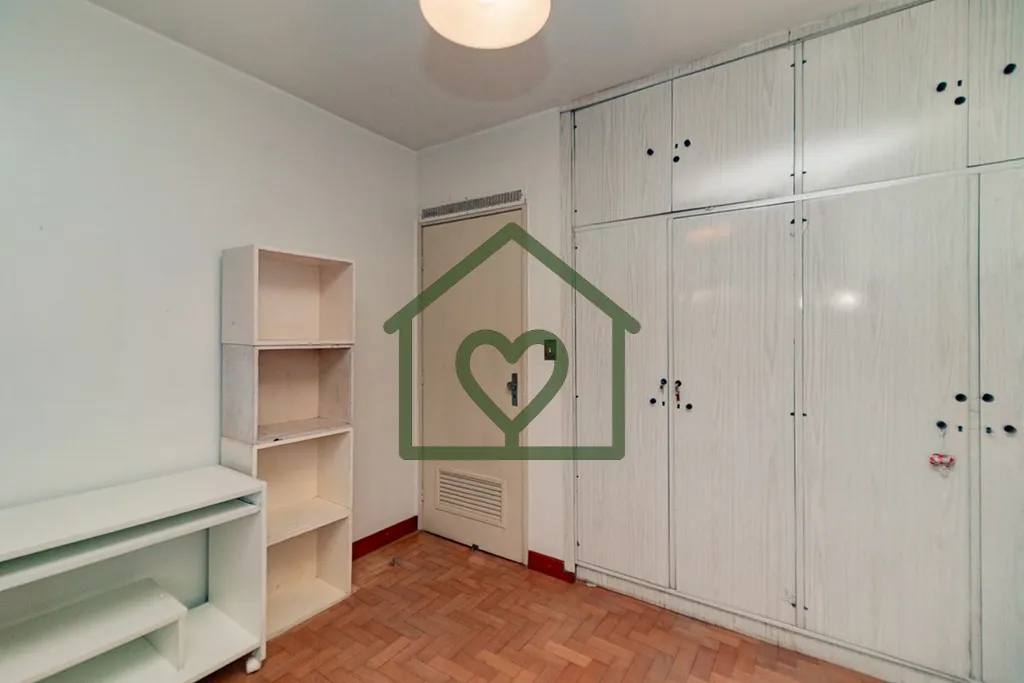 Imagem Apartamento com 3 dormítórios, 1 suíte gigante e mais dependência completa. A planta do imóvel ...