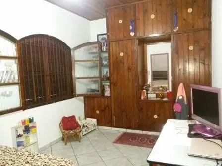 Imagem Casa à venda 3 Quartos, 1 Suite, 6 Vagas, 300M², Parque São Domingos, Pindamonhangaba - SP