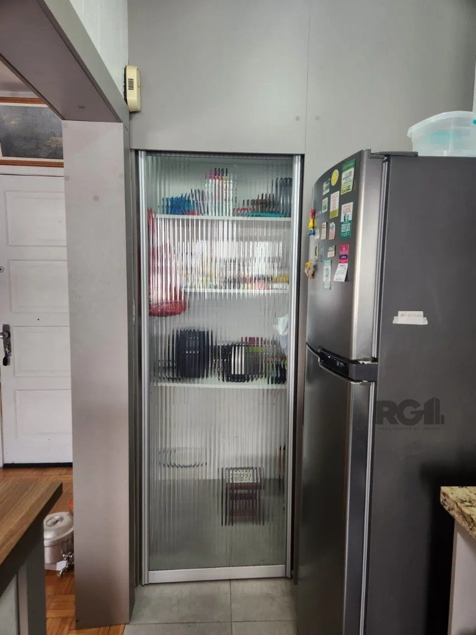 Imagem Apartamento de 1 quarto e uma vaga de garagem no bairro Floresta em Porto Alegre
