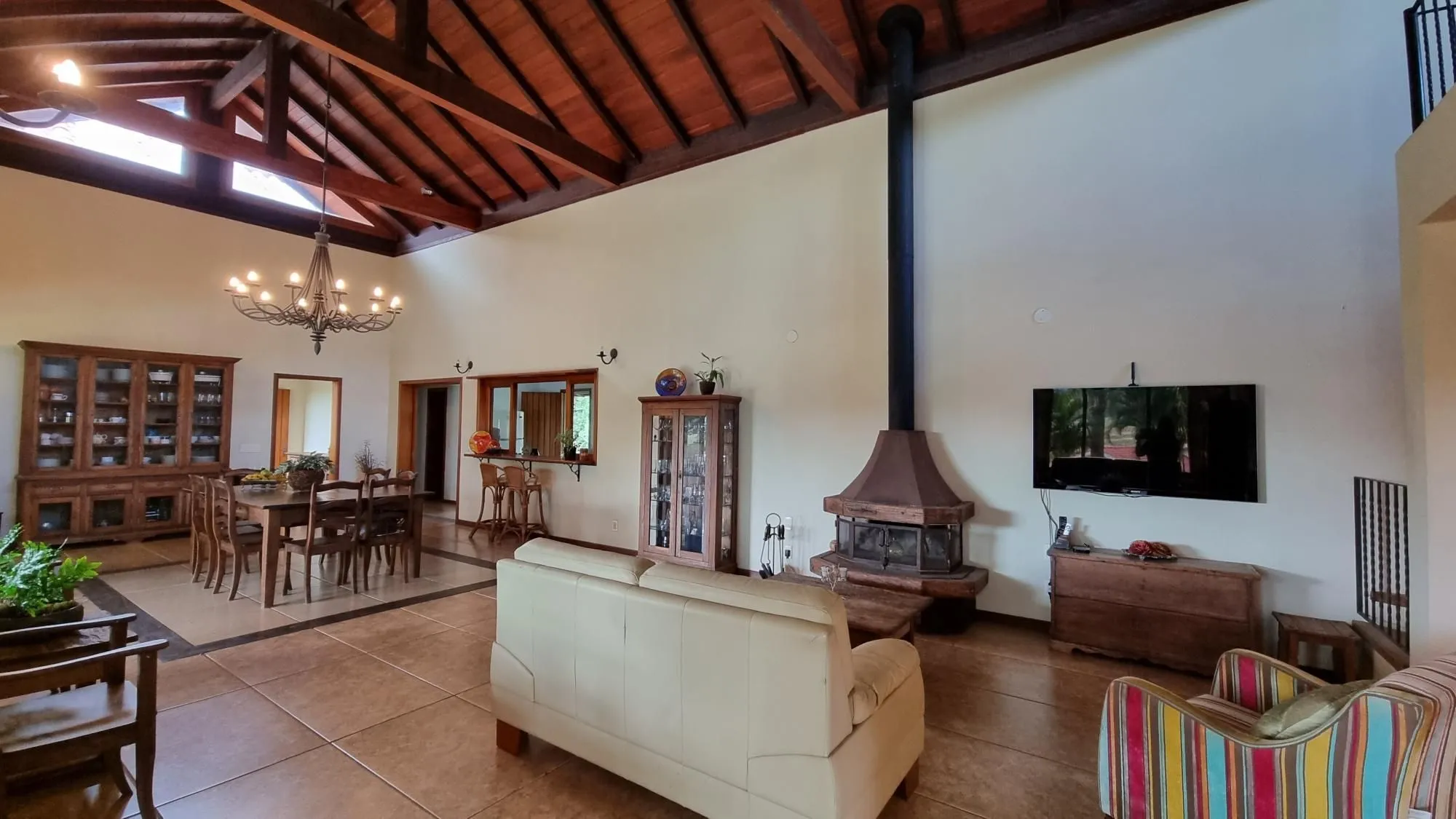 Imagem Casa para Venda - 600m², 4 dormitórios, sendo 4 suites, Vila Nova