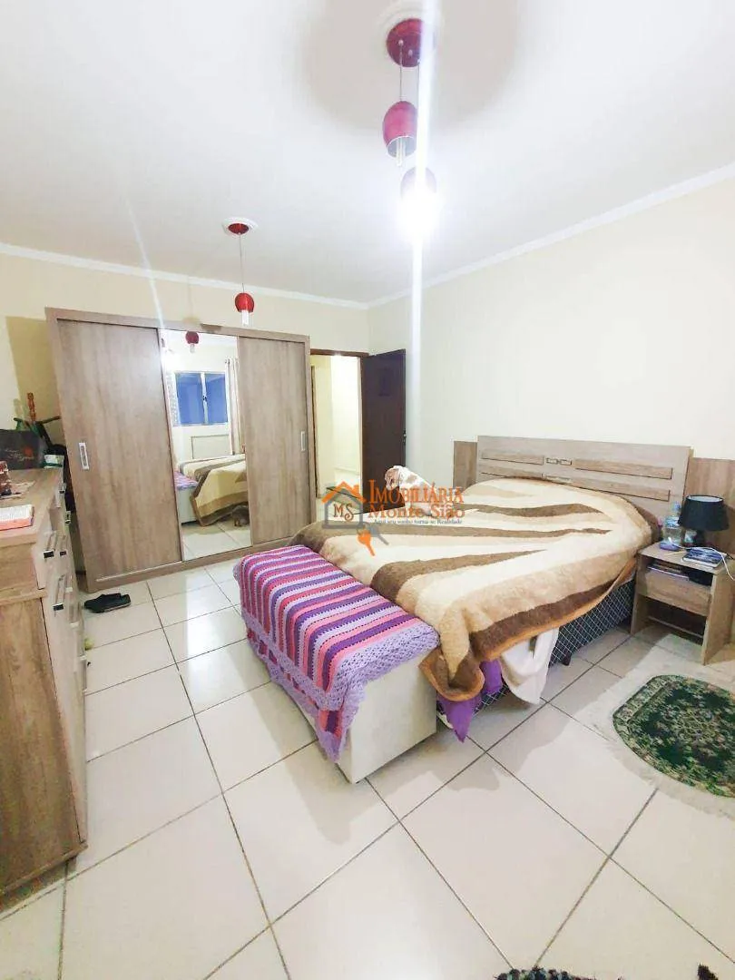 Imagem Sobrado com 3 dormitórios à venda, 360 m² por R$ 550.000,00 - Água Chata - Guarulhos/SP