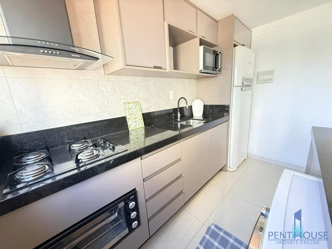Imagem Apartamento Zona Central para Venda em Balneário Camboriú, CENTRO, 2 dormitórios, 1 suíte, 1 banheiro, 1 vaga