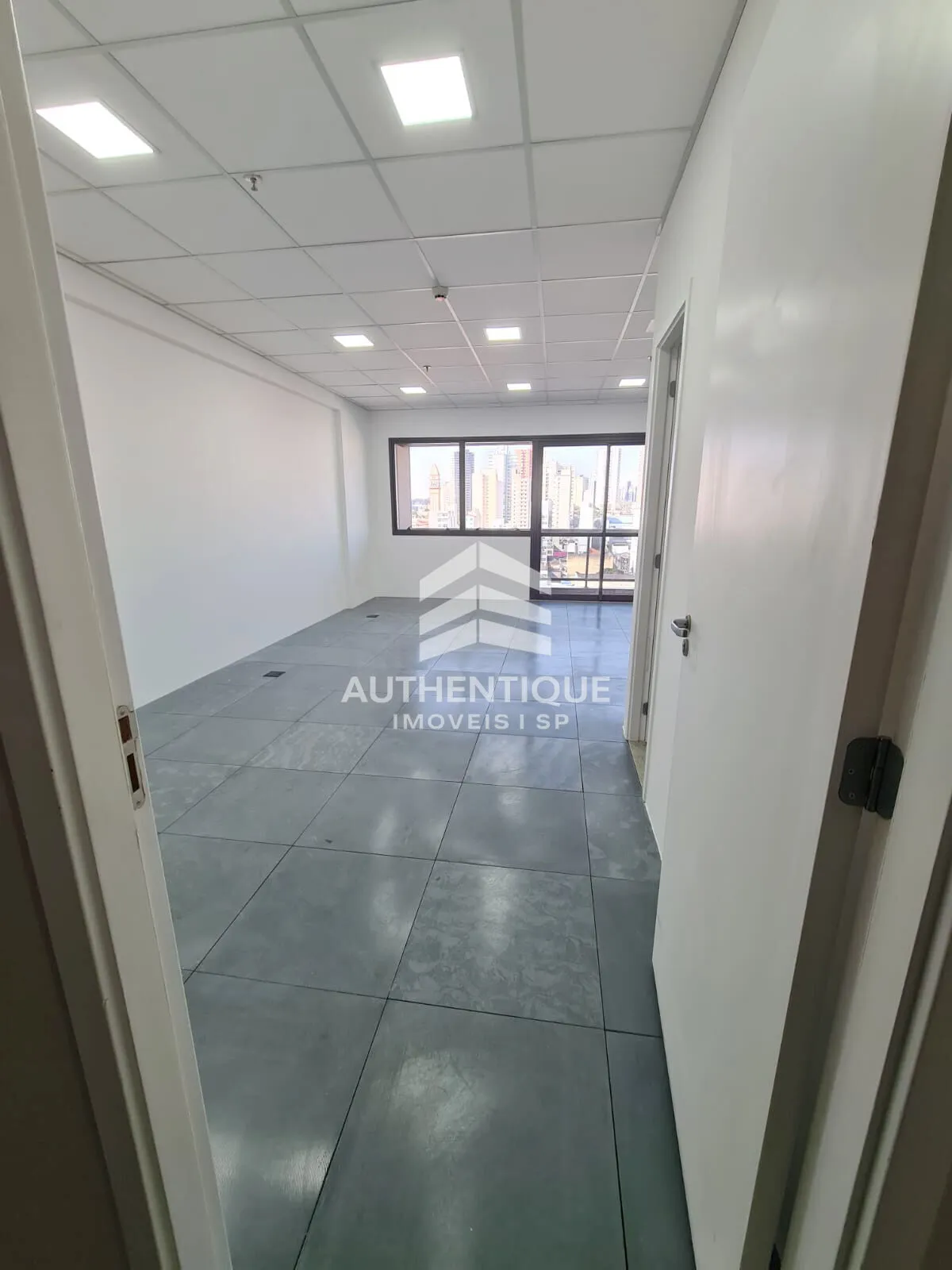 Imagem JURUBATUBA EMPRESARIAL CENTRO SBC - Sala Comercial no Centro de SBC à venda!