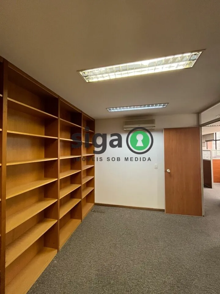Imagem Sala Comercial e 3 banheiros para Alugar, 133 m² por R$ 8.500/Mês