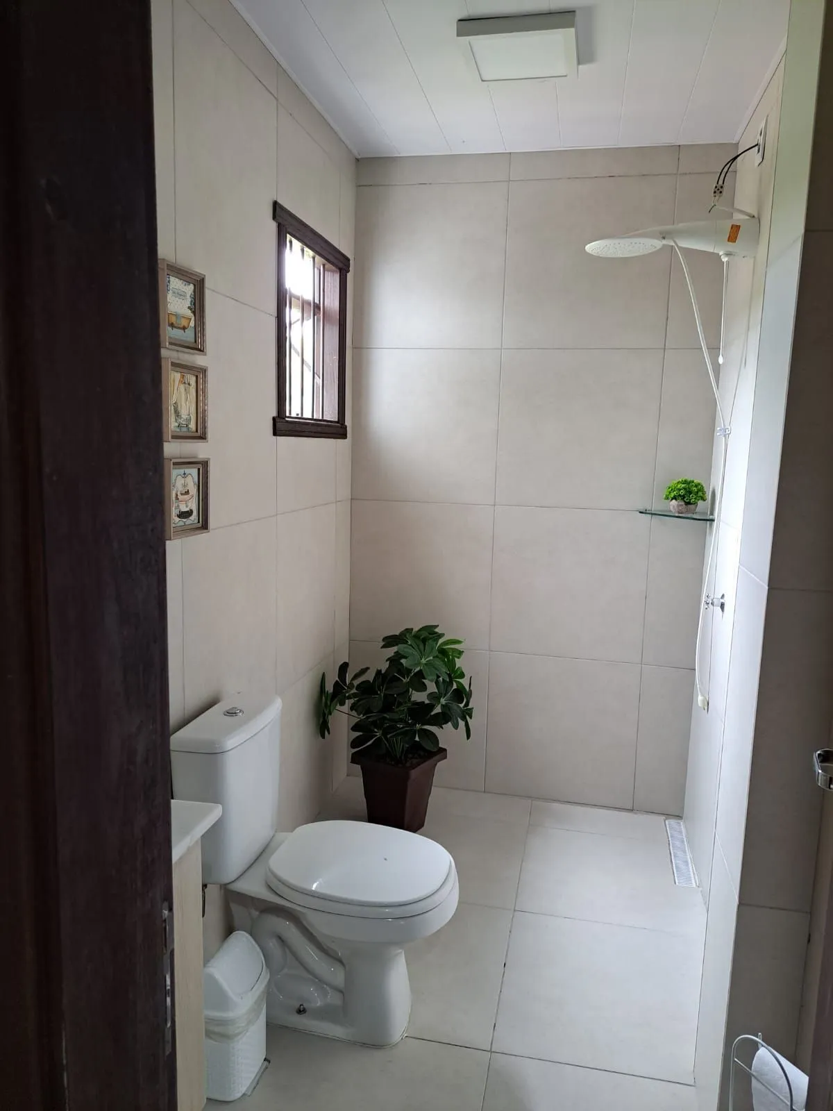Imagem Casa com 02 quartos (01 suíte), 03 vagas no Bairro Sarandi em Porto Alegre