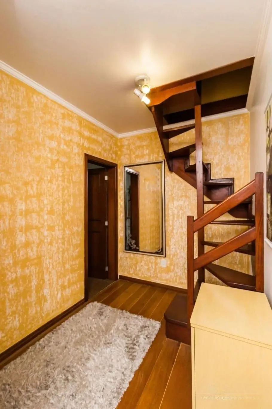 Imagem Casa com 3 dormitórios de 278m² à venda no Bairro Jardim Itú Sabará