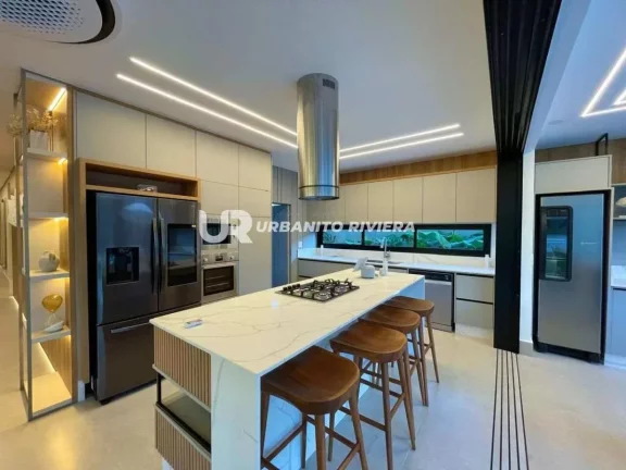 Imagem Casa de alto padrão na Riviera com design refinado e piscina com spa