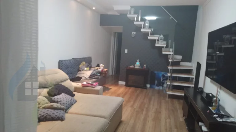 Foto do imóvel Casa de 3 dormitórios, 3 suítes, 5 banheiros, 2 vagas, de 175m² em Rudge Ramos, São Bernardo do Campo