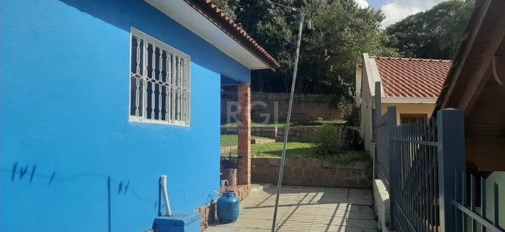 Imagem Casa para Venda - 68m², 2 dormitórios, 1 vaga - Belém Novo