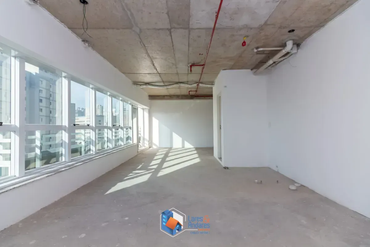 Imagem Conjunto comercial para venda em Liberdade, 61m²