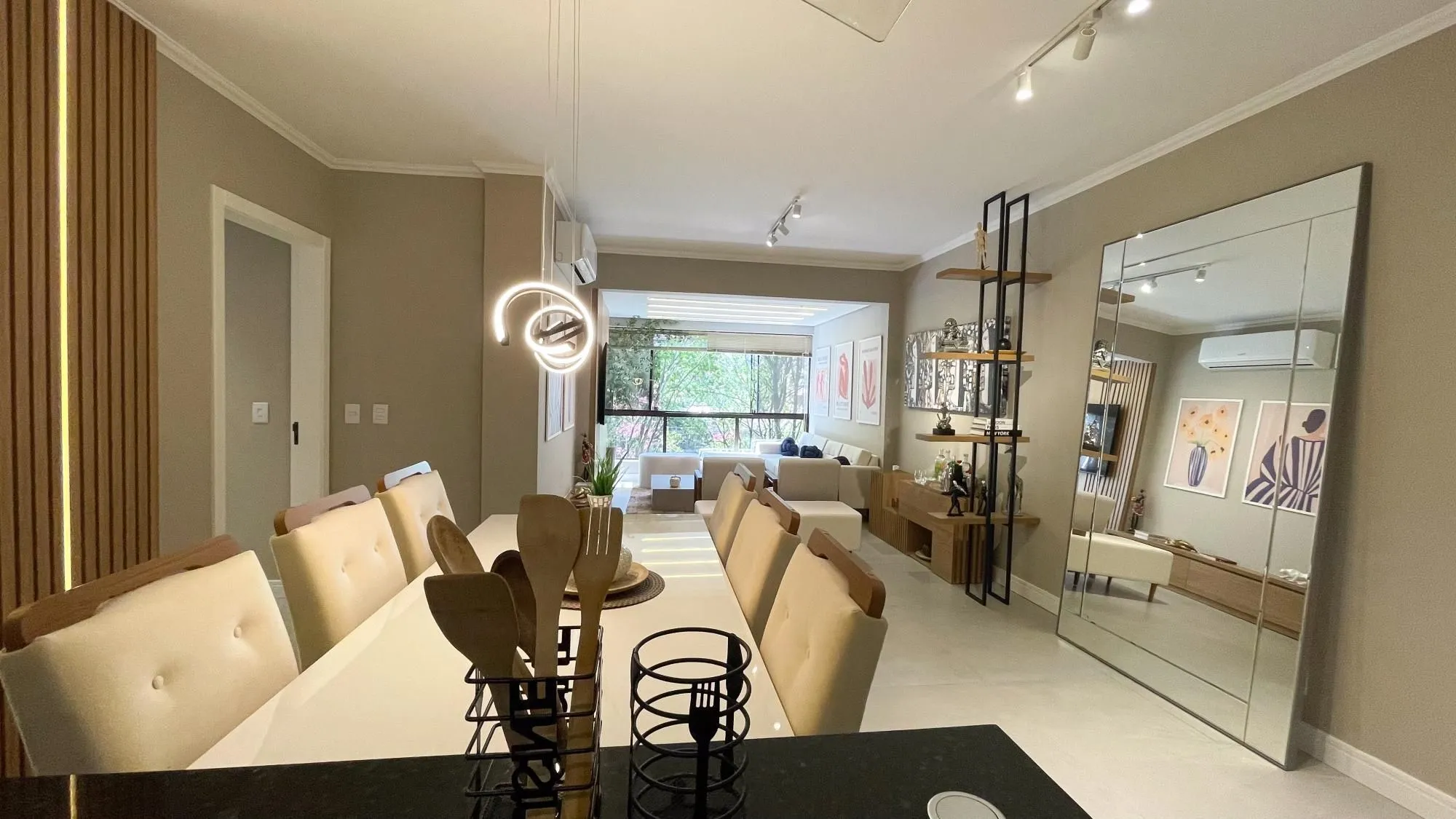 Imagem Vende-se apartamento com 3 quartos (1 suíte), 100m² e 1 vaga - Jardim Europa