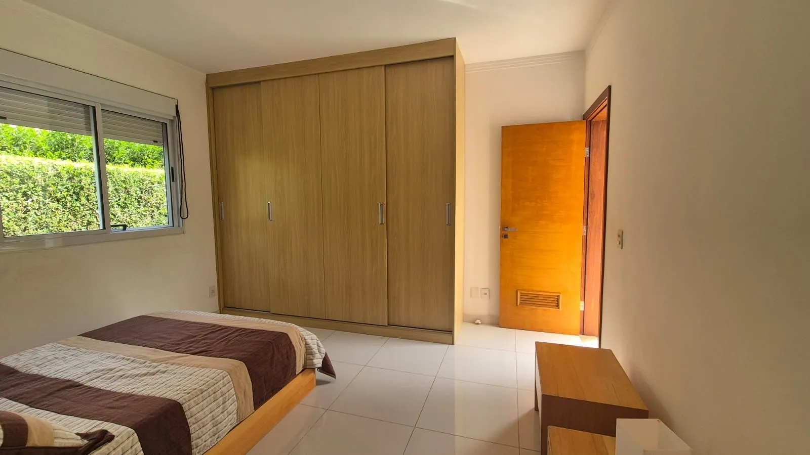 Imagem Casa de Condomínio com 3 Quartos e 4 banheiros à Venda, 448 m² por R$ 3.900.