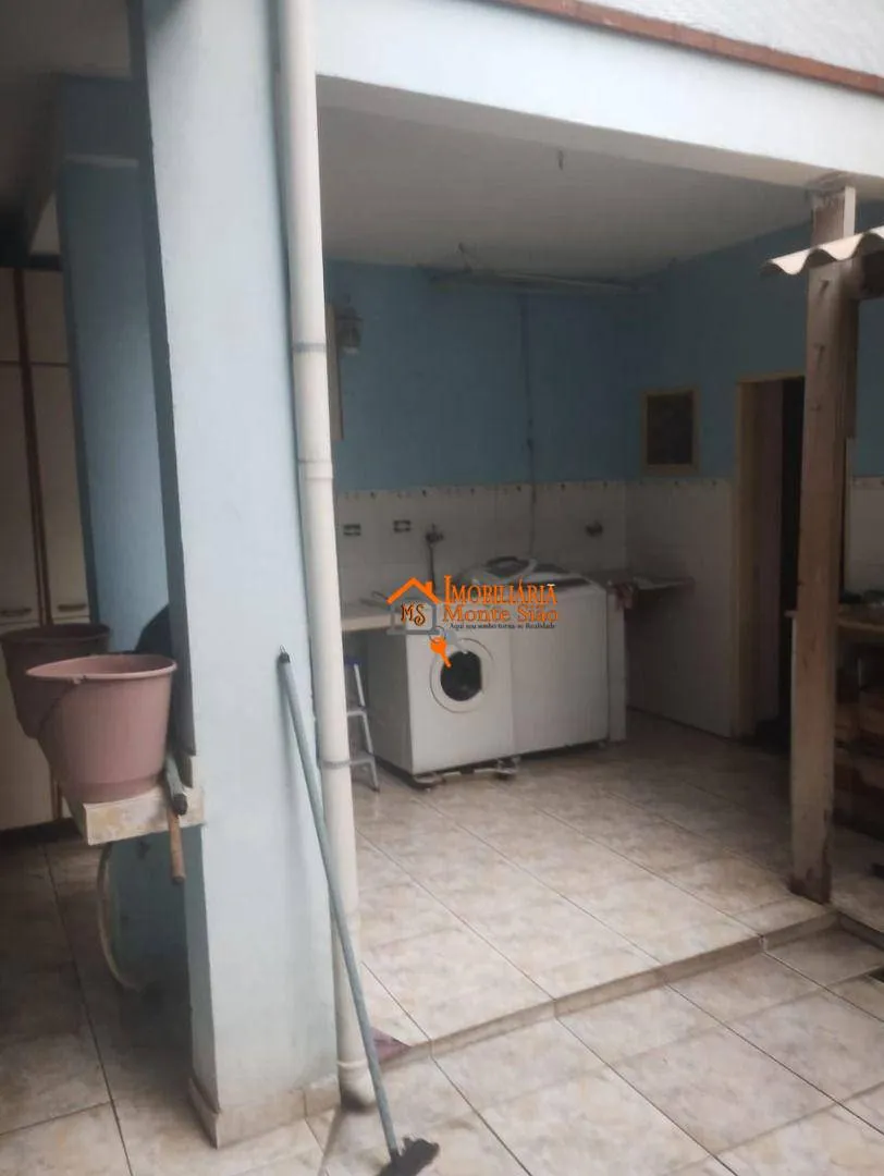 Imagem Sobrado com 4 dormitórios à venda, 196 m² por R$ 950.000,00 - Jardim Las Vegas - Guarulhos/SP