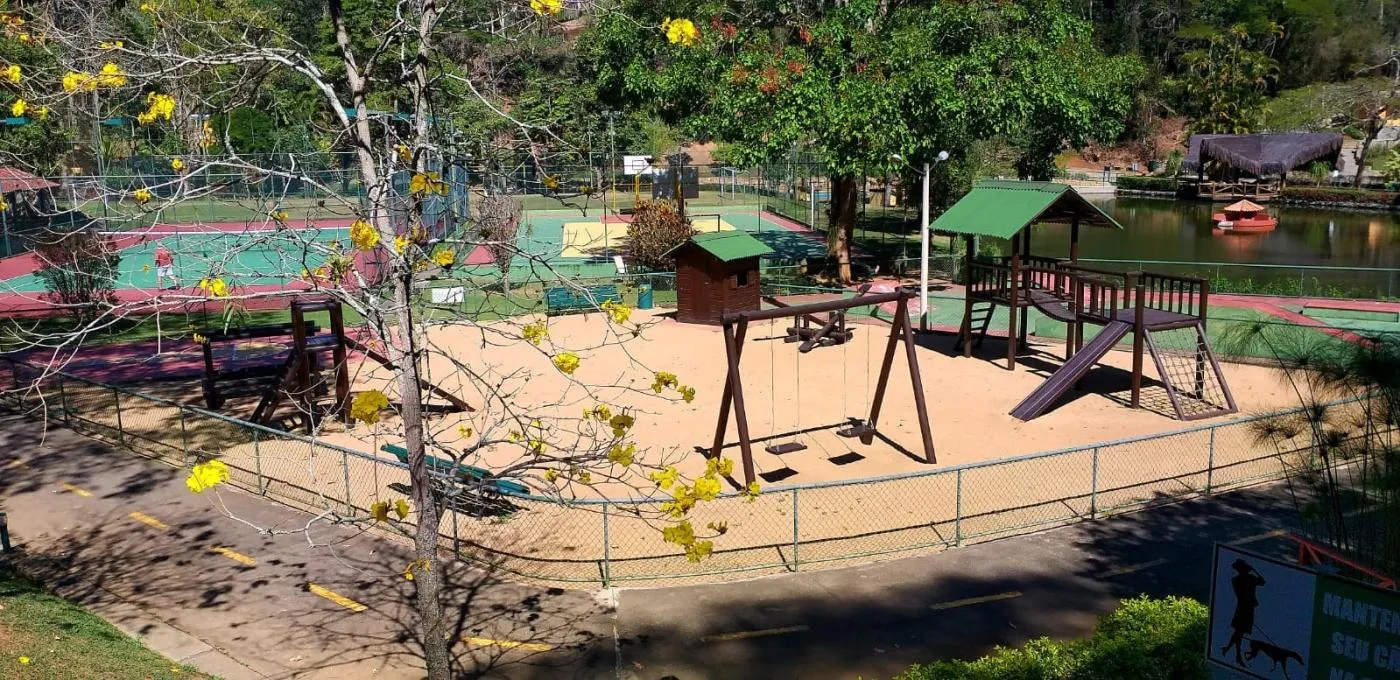 Imagem Terreno em Condomínio para Venda em Petrópolis / RJ no bairro Itaipava