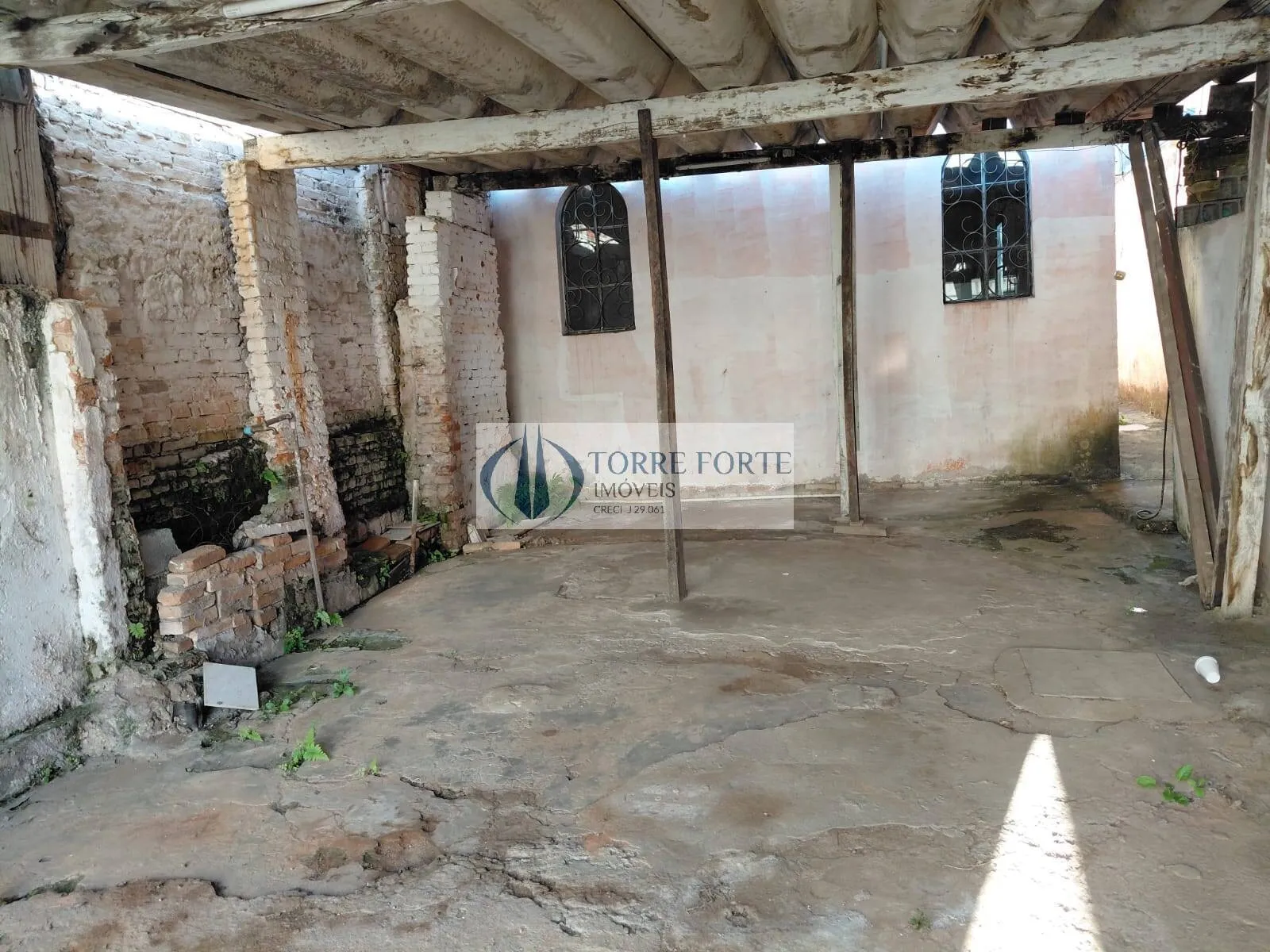 Imagem Casa térrea 130 m² para reforma ou investimento na Chacára Mafalda.